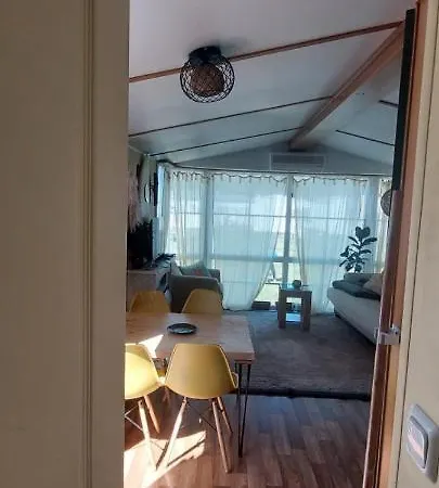 Cozy Surfer House Perfect For Digital Nomads *